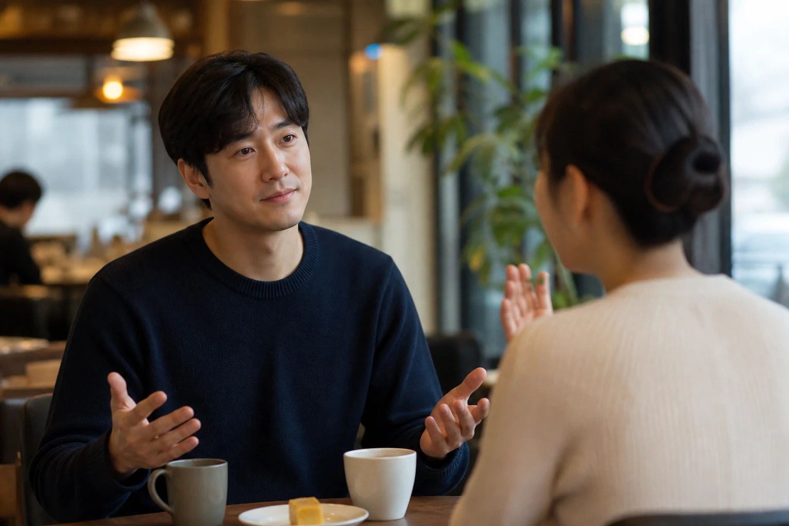 자기 의견을 말한 뒤 설득을 멈추고 상대의 다른 생각을 끝까지 듣는 남성