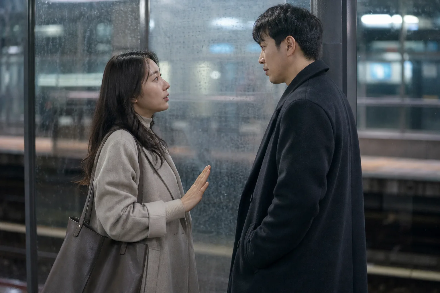 분위기가 좋았다고, 그다음도 다 괜찮다는 뜻일까 상황을 일상 공간에서 차분히 마주하는 한국 성인들의 자연스러운 모습