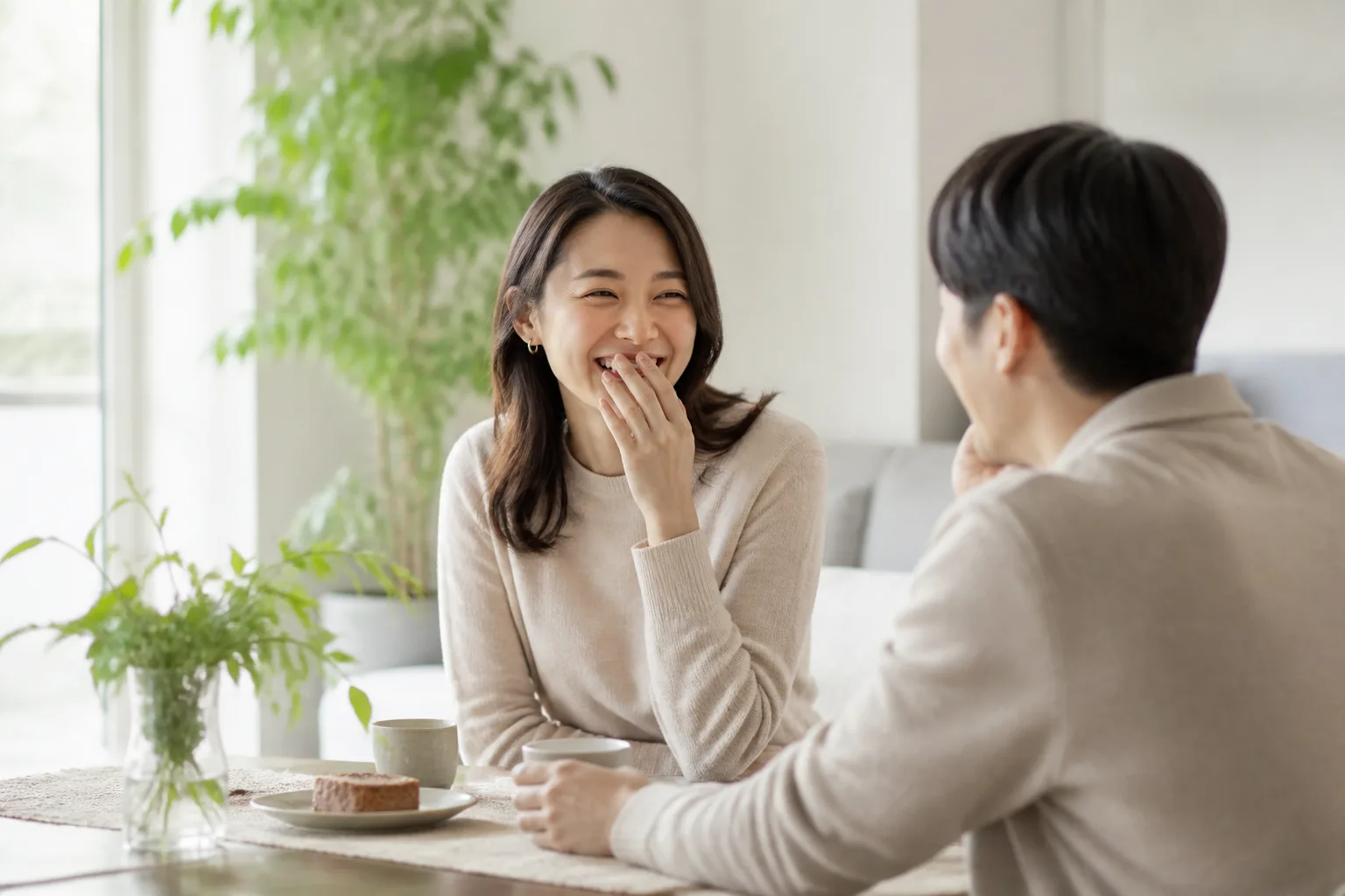 自虐せずに笑う女性